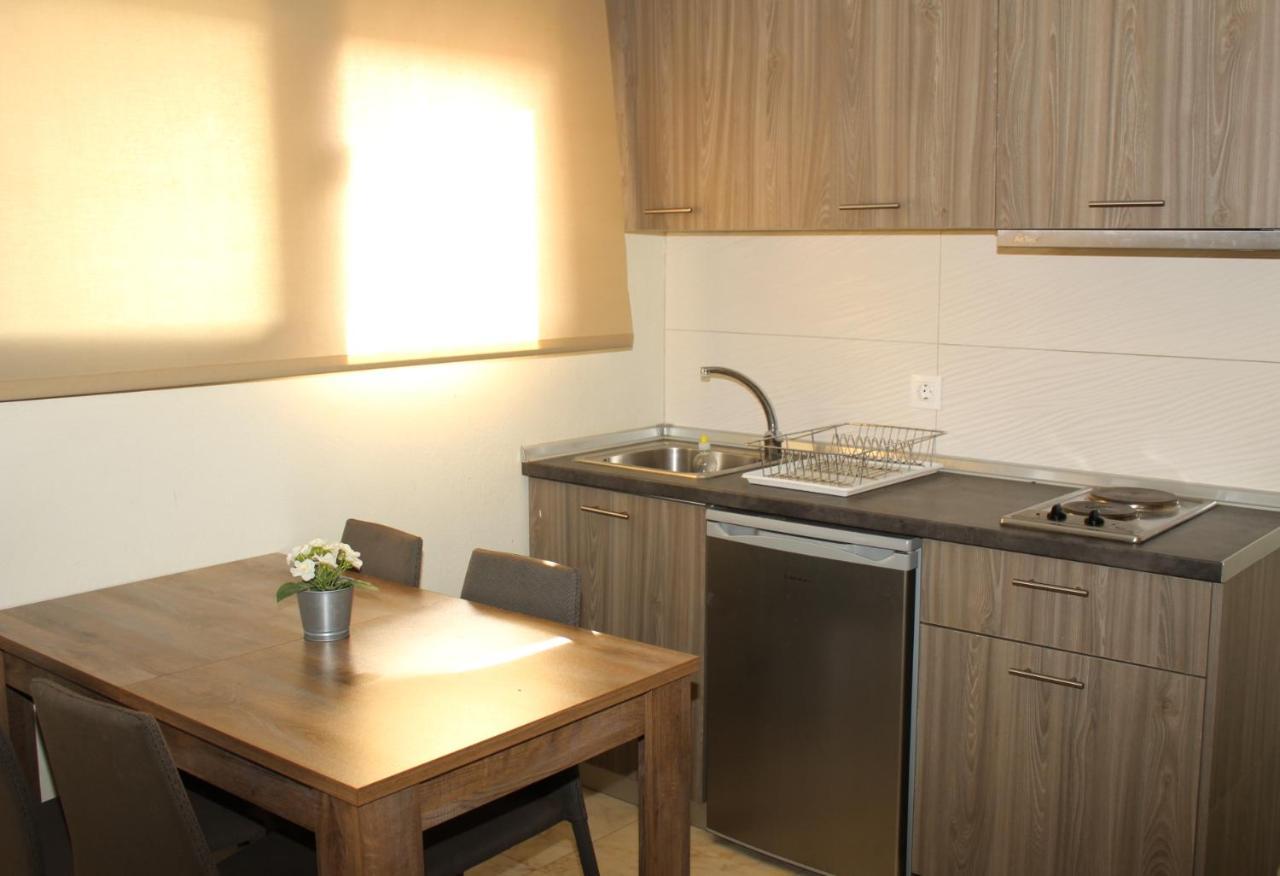 Elia Beach Modern Suites Flogita Eksteriør billede