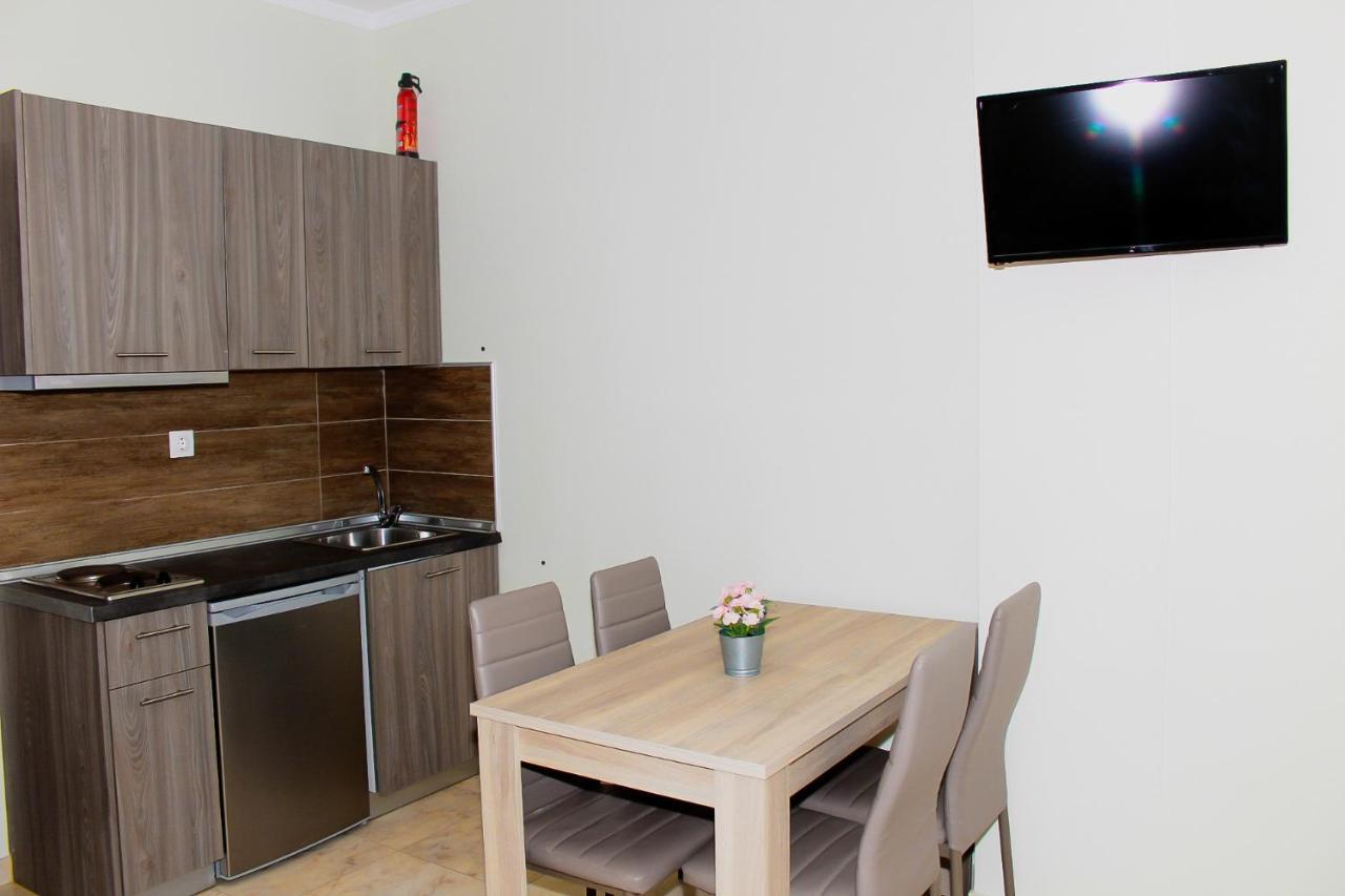 Elia Beach Modern Suites Flogita Eksteriør billede